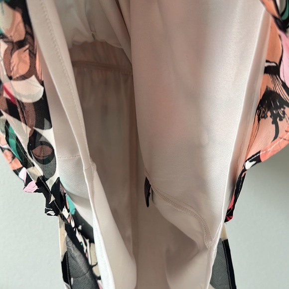 Express Black & Floral Flowy Blouse Size Medium - Picture 8 of 12